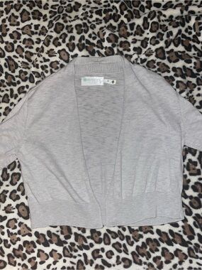 ♡ Aventura Light Gray Cropped Open-Front Cardigan